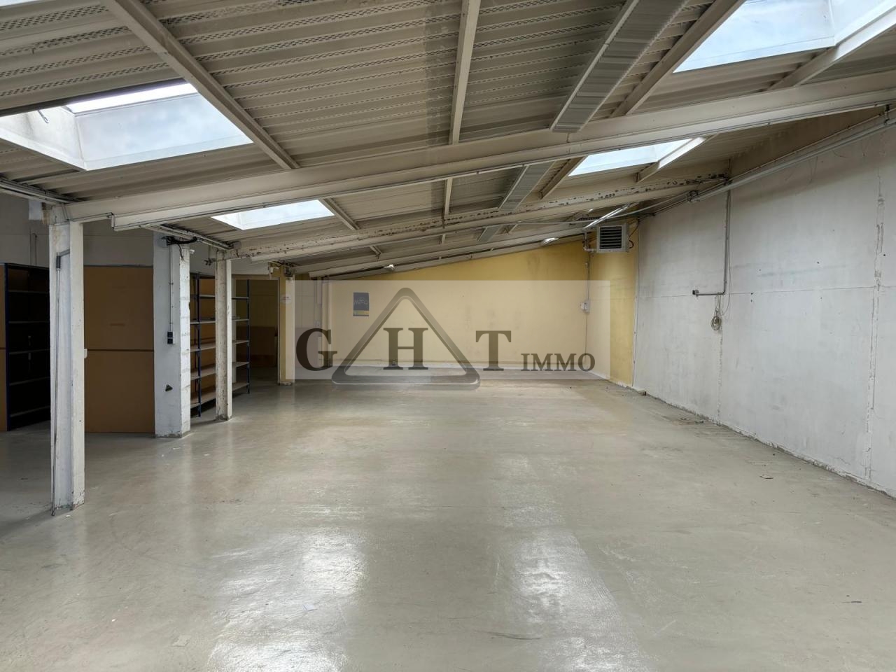 Entrepôt Bureaux