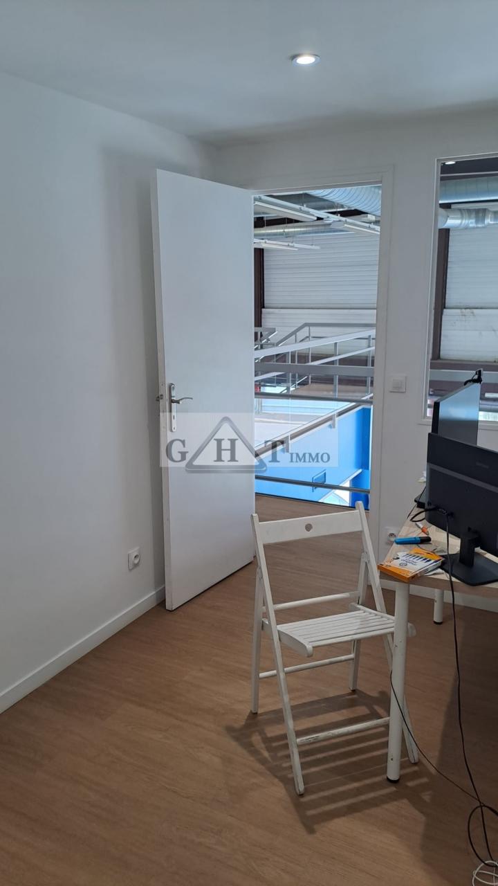 Entrepôt Bureaux