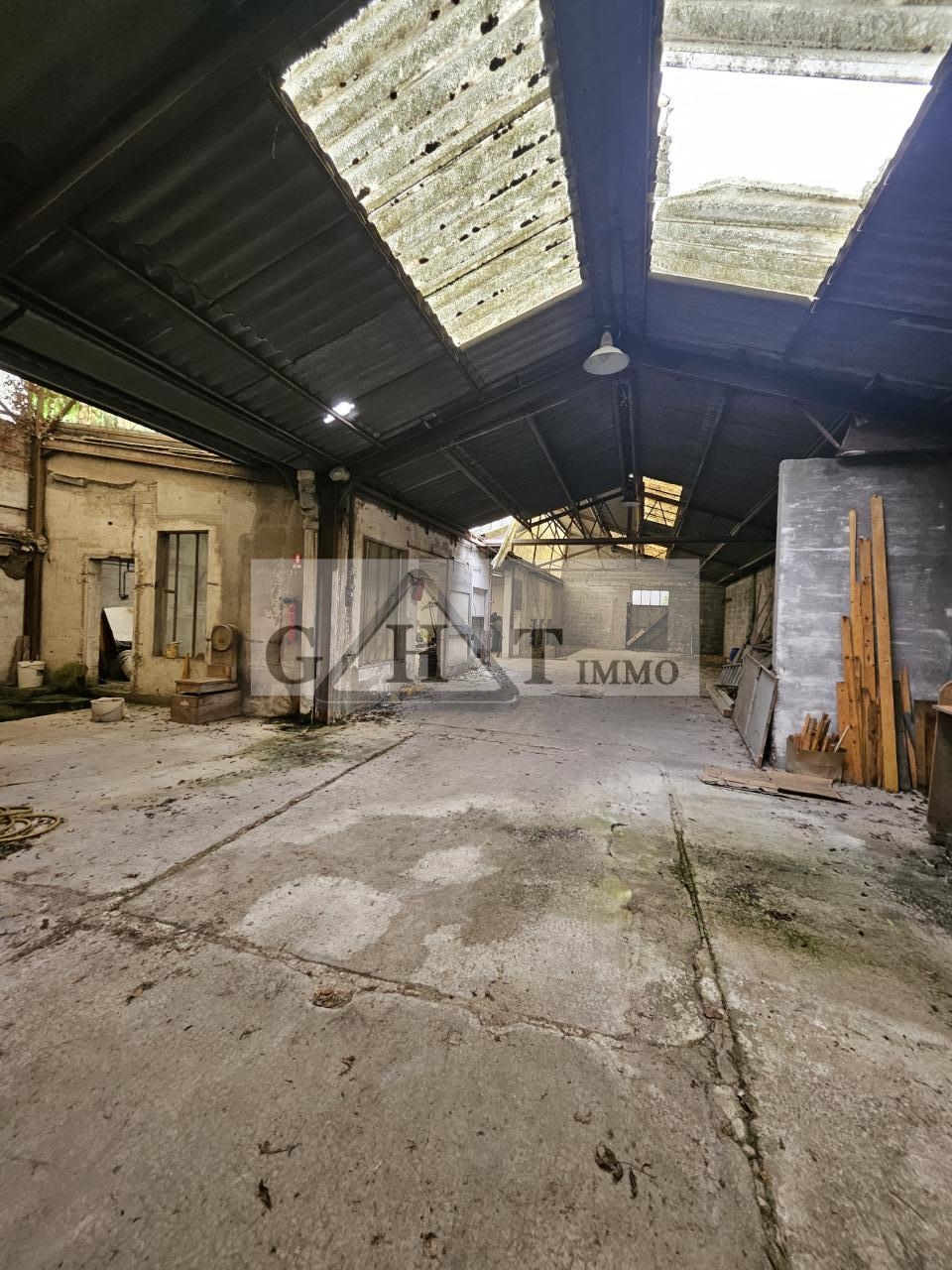 Entrepôt Bureaux