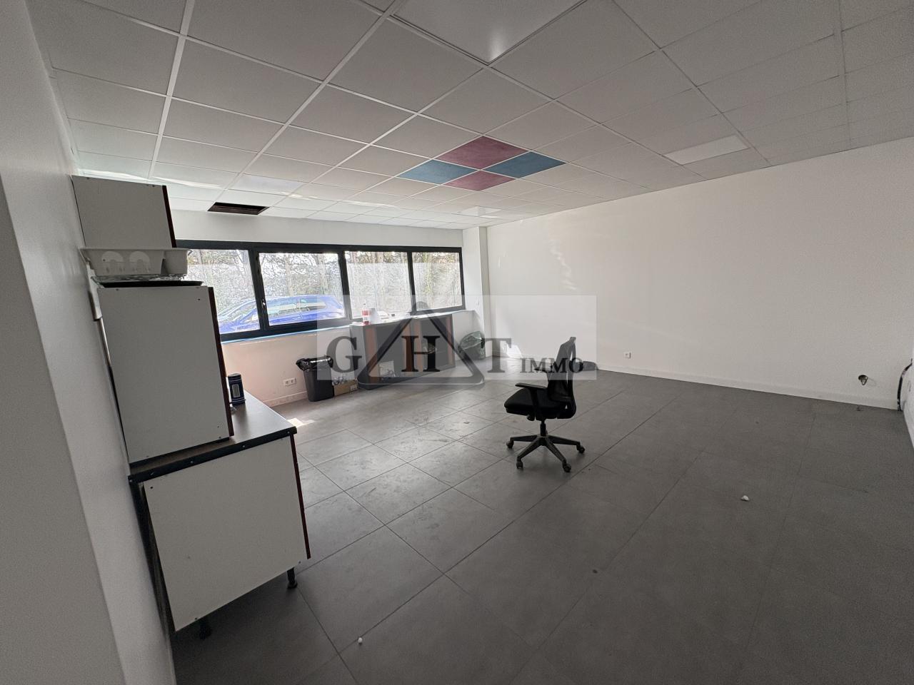 Entrepôt Bureaux