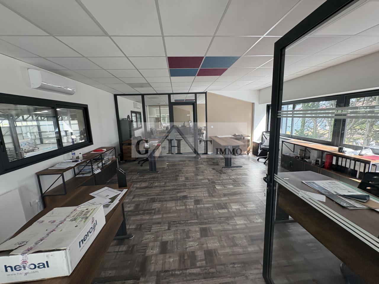 Entrepôt Bureaux