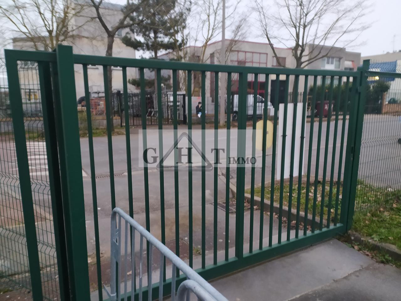 Entrepôt Bureaux