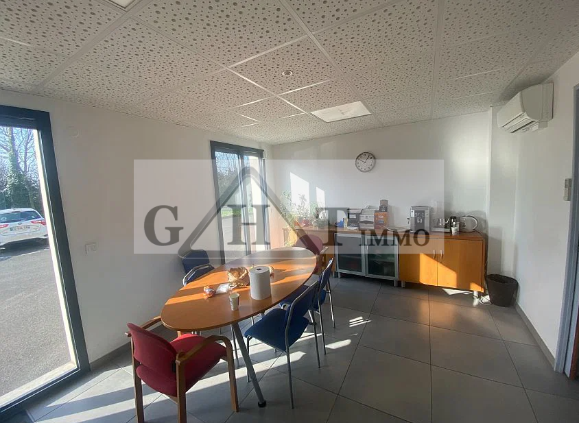 Entrepôt Bureaux