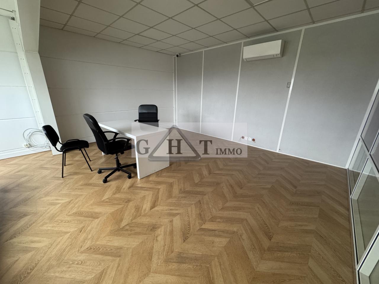 Entrepôt Bureaux