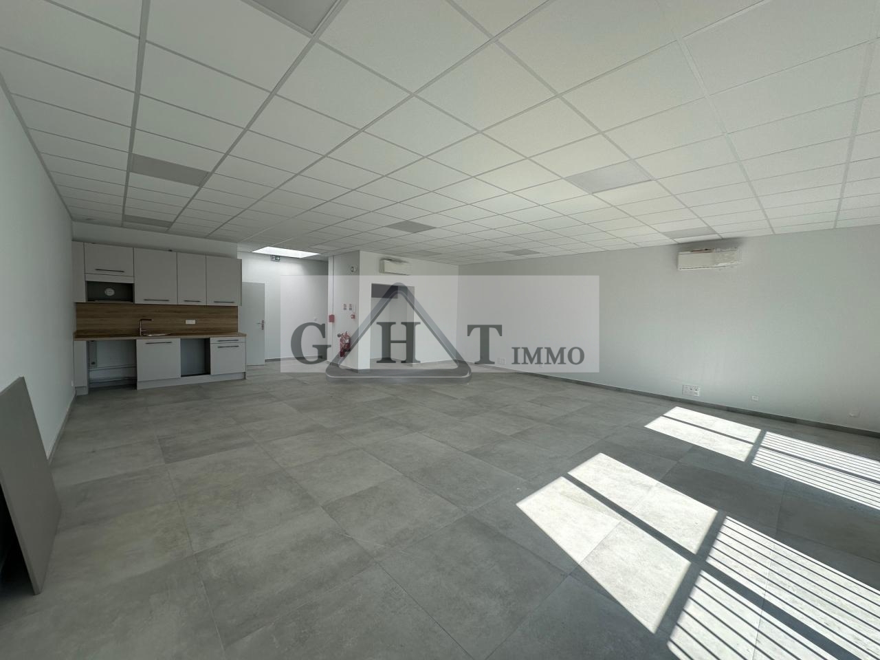 Entrepôt Bureaux