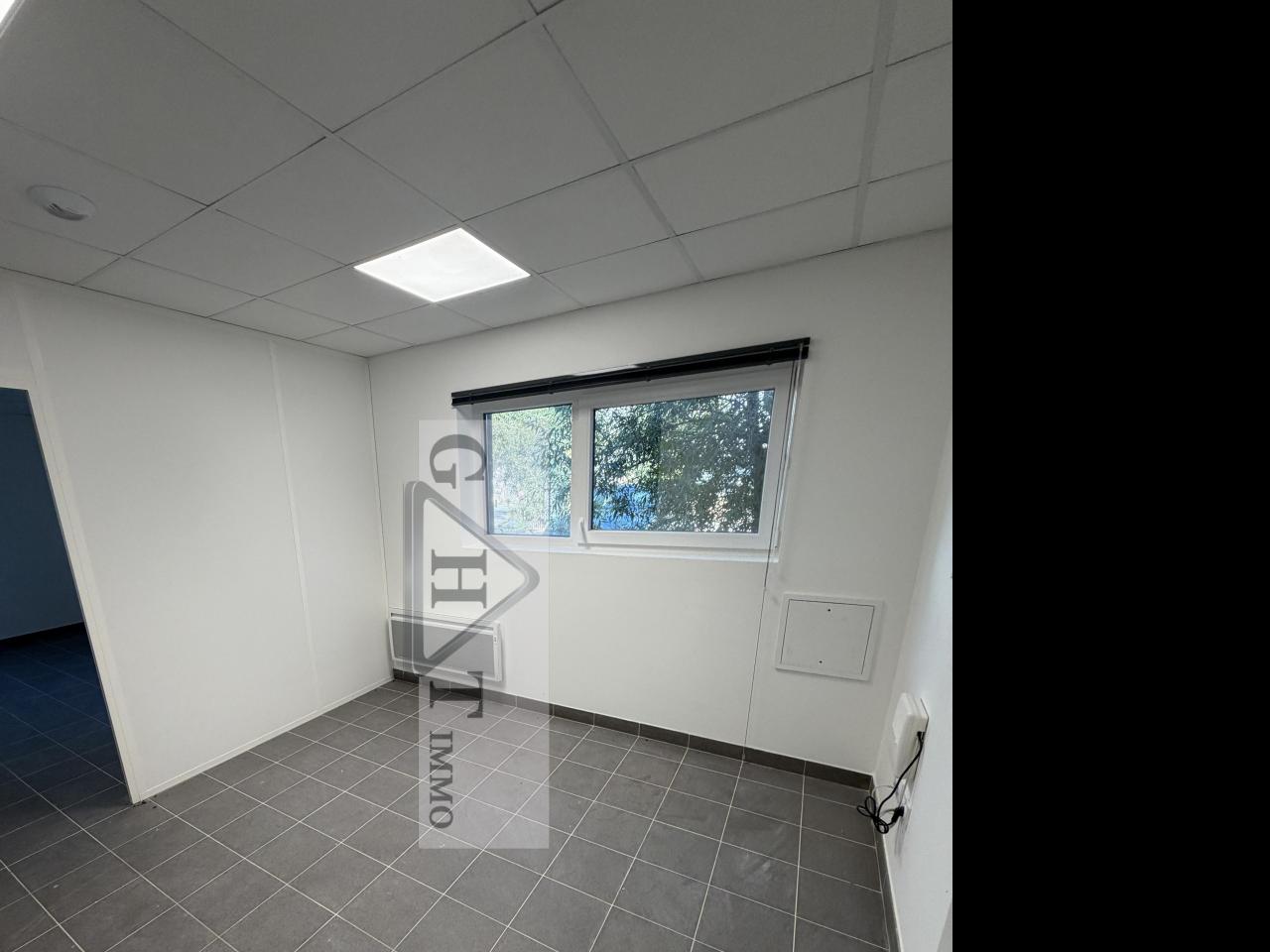 Entrepôt Bureaux