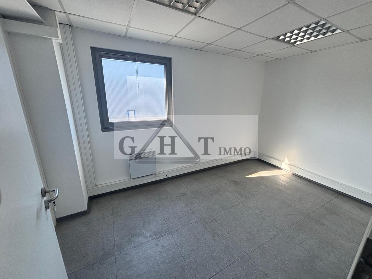 Entrepôt Bureaux