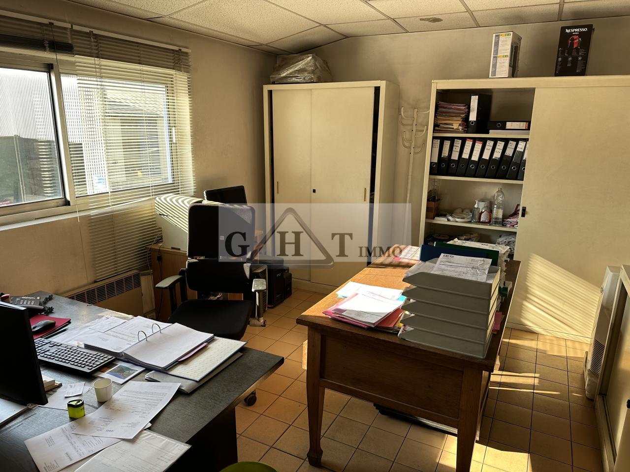 Entrepôt Bureaux
