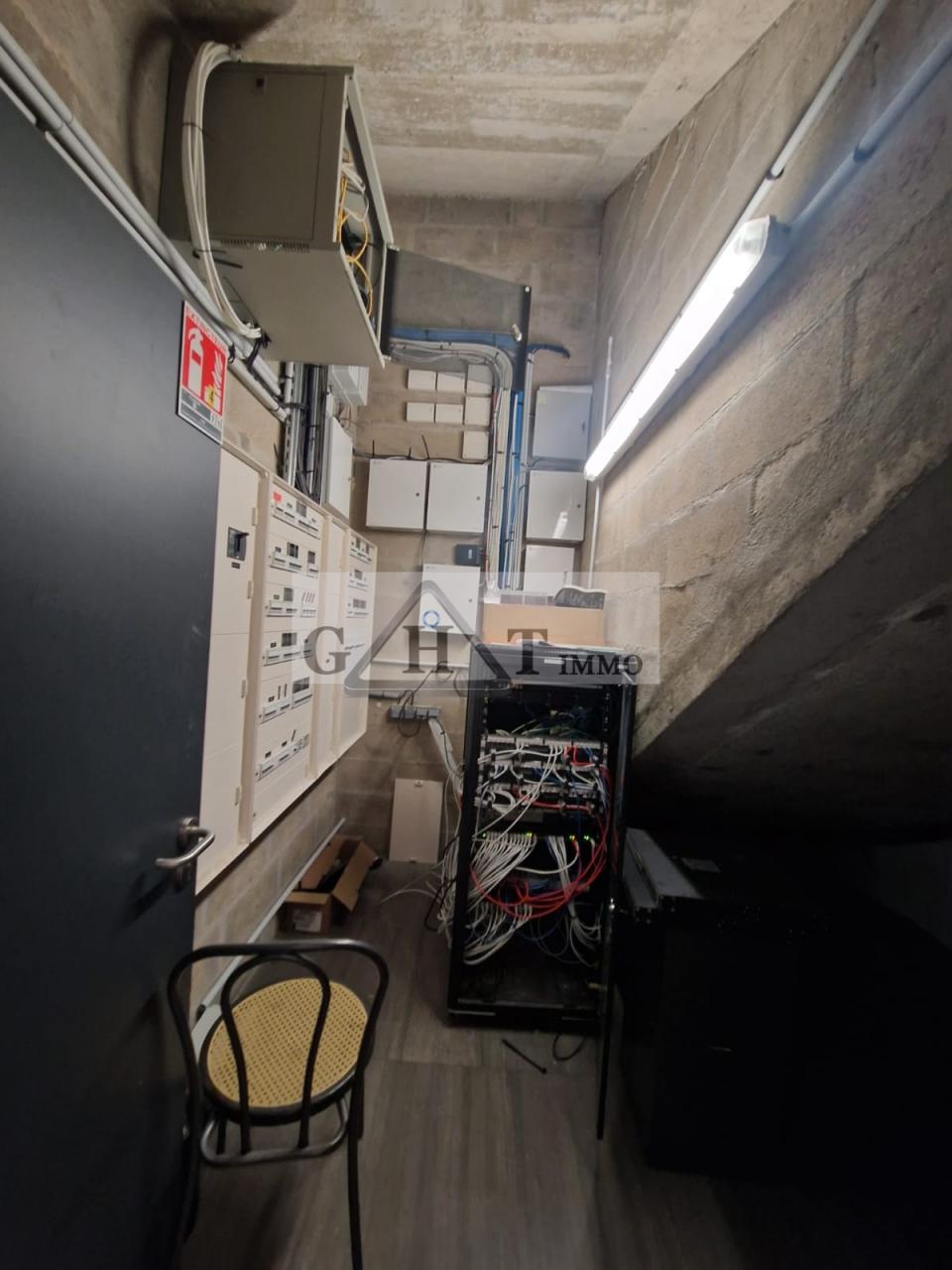 Entrepôt Bureaux