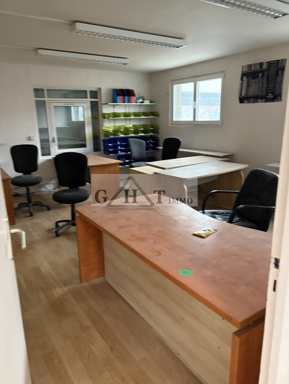 Entrepôt Bureaux