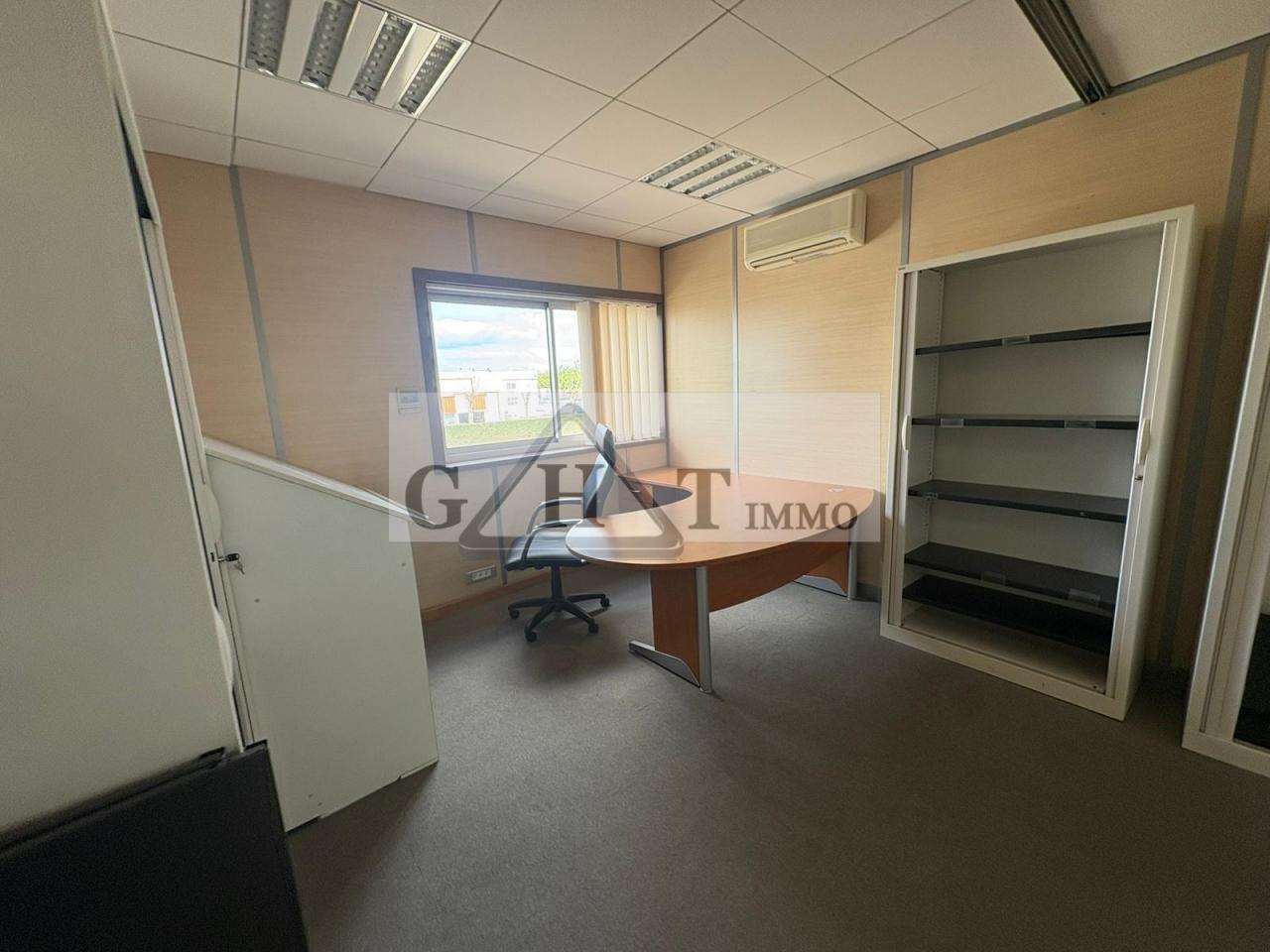 Entrepôt Bureaux