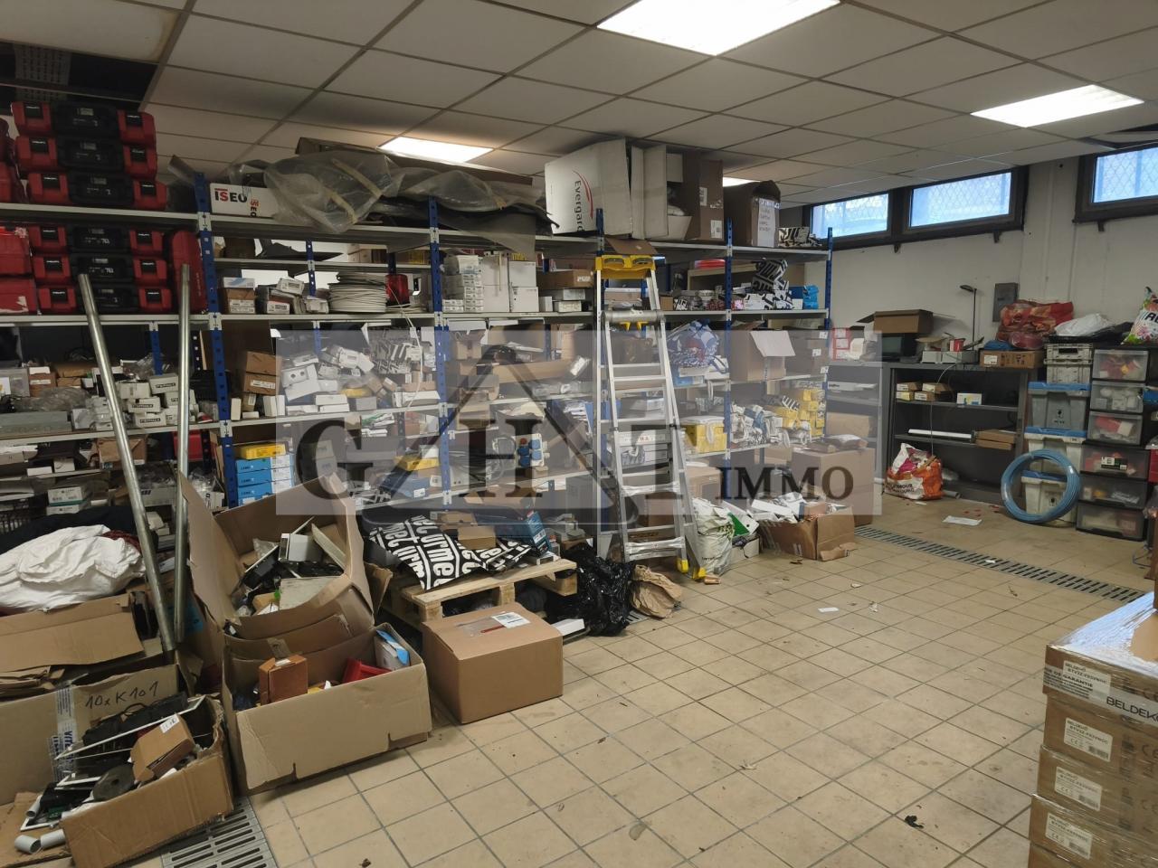 Entrepôt Bureaux