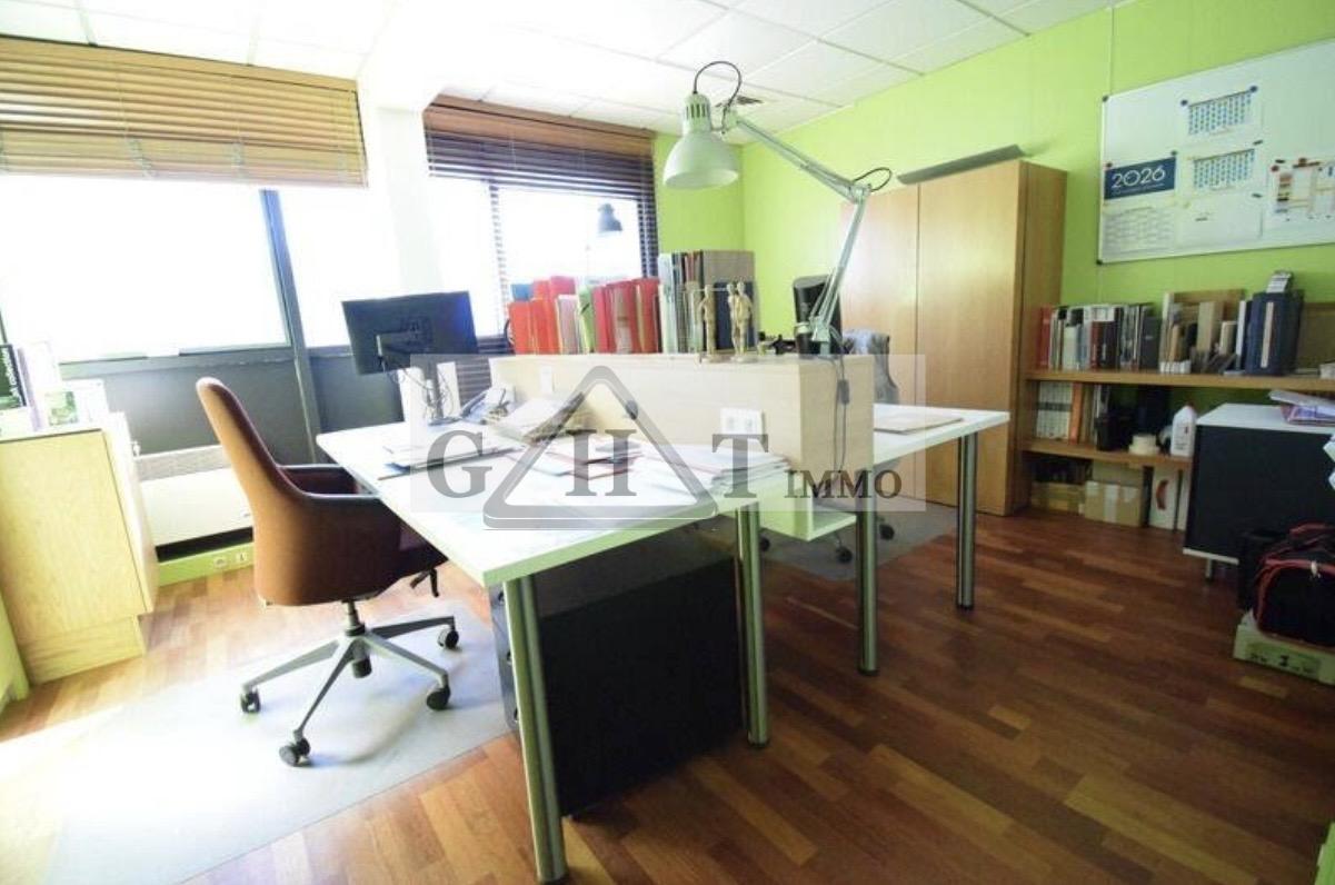 Entrepôt Bureaux
