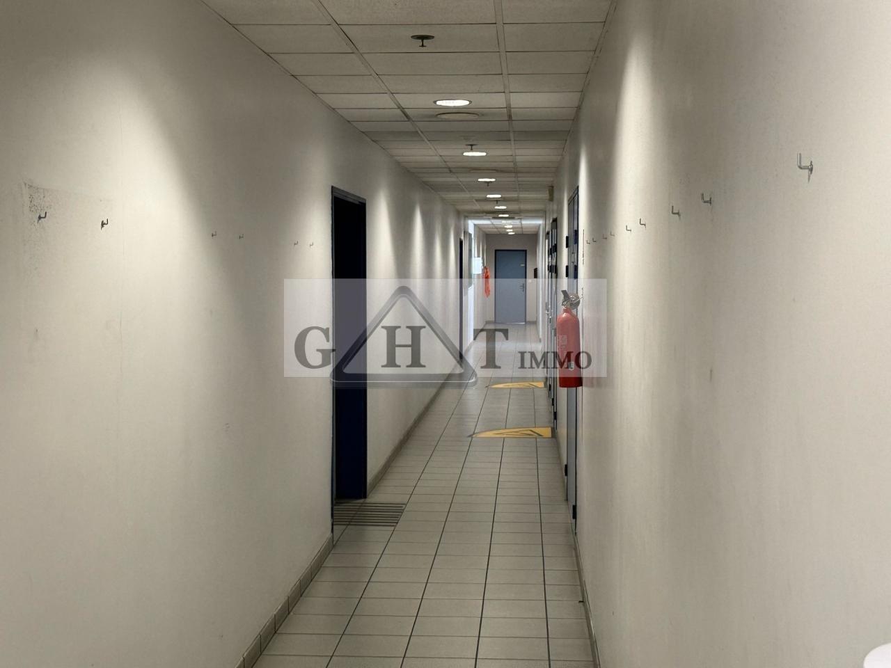 Entrepôt Bureaux