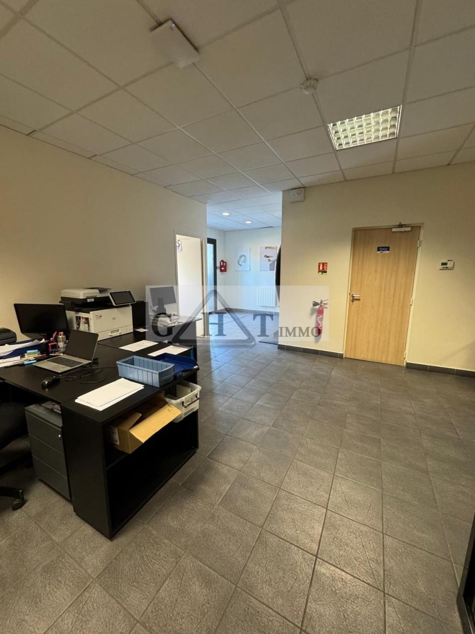Entrepôt Bureaux