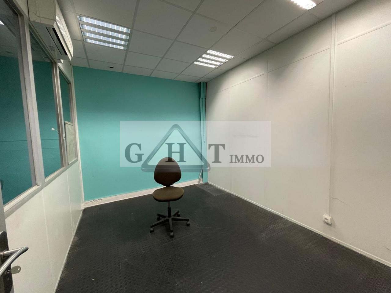 Entrepôt Bureaux