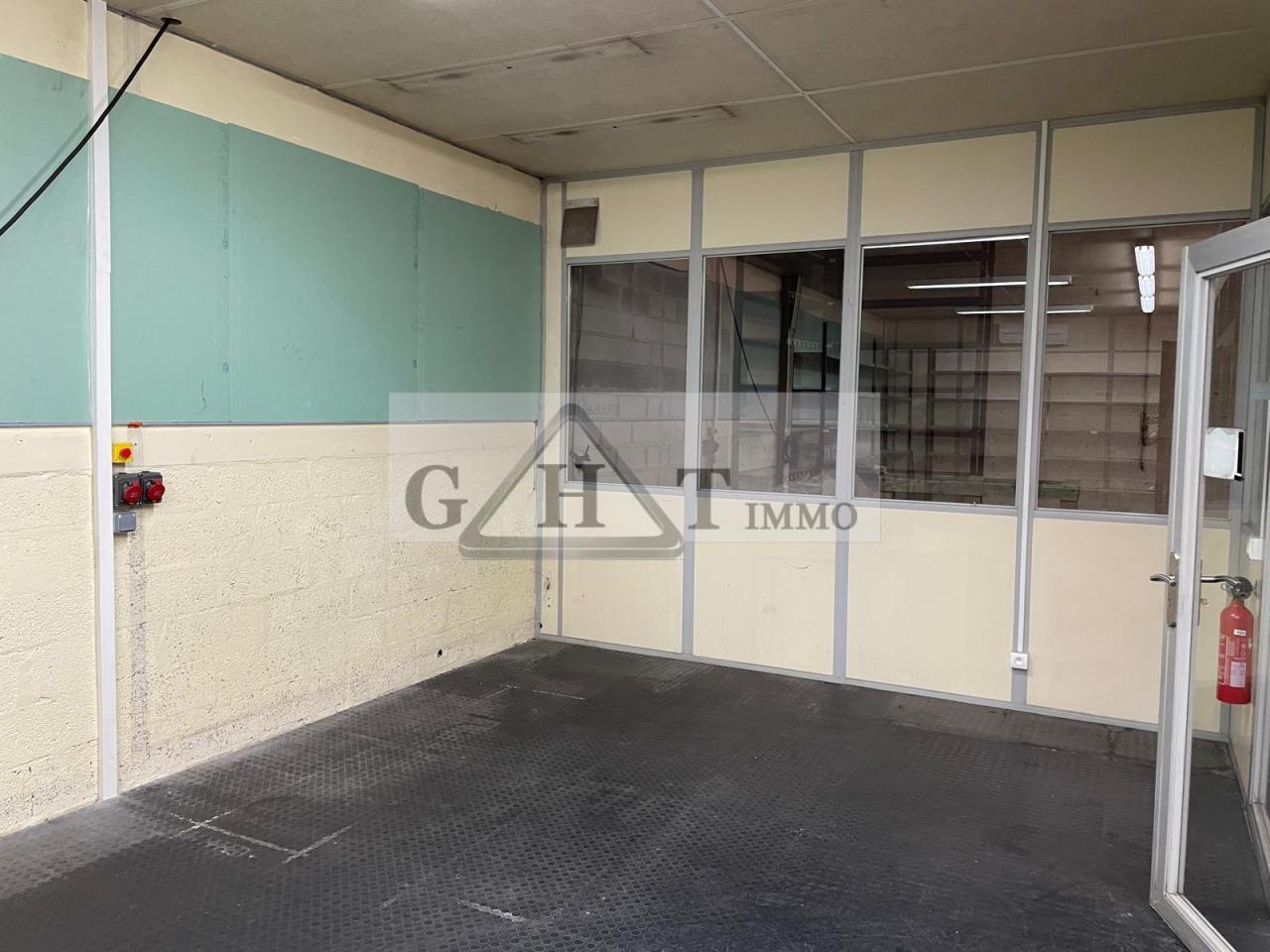 Entrepôt Bureaux