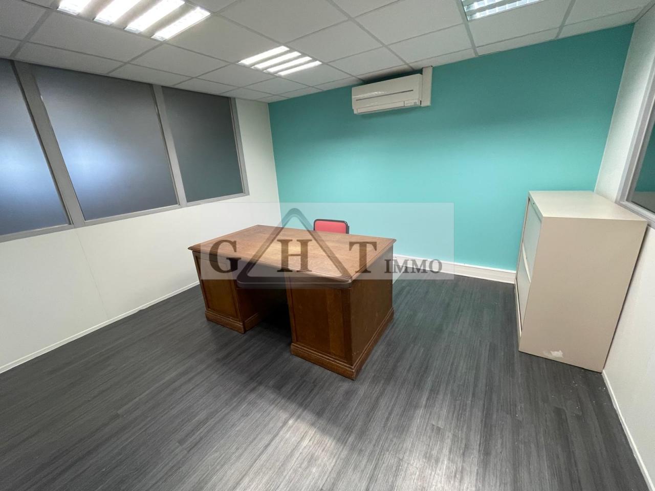 Entrepôt Bureaux