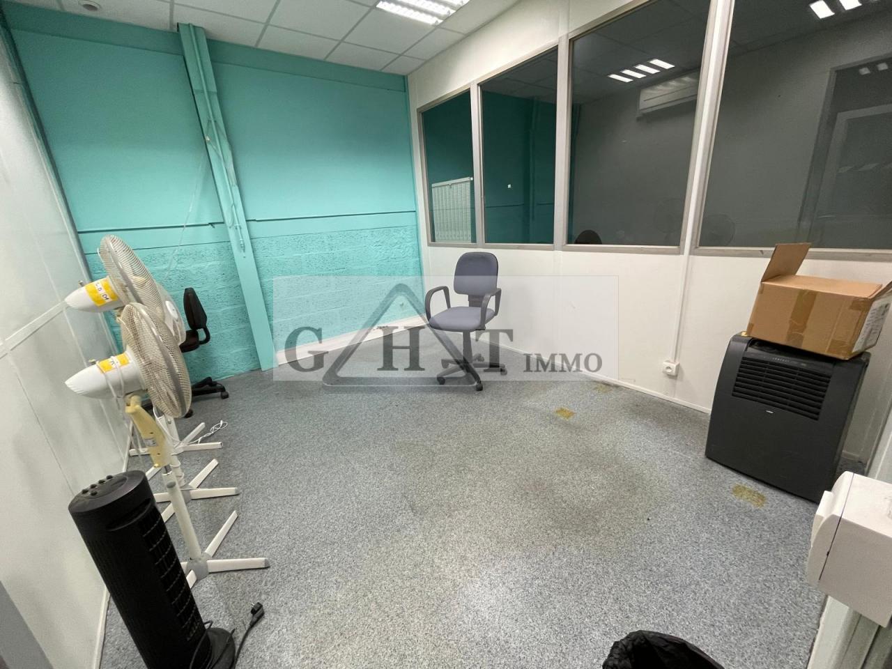 Entrepôt Bureaux