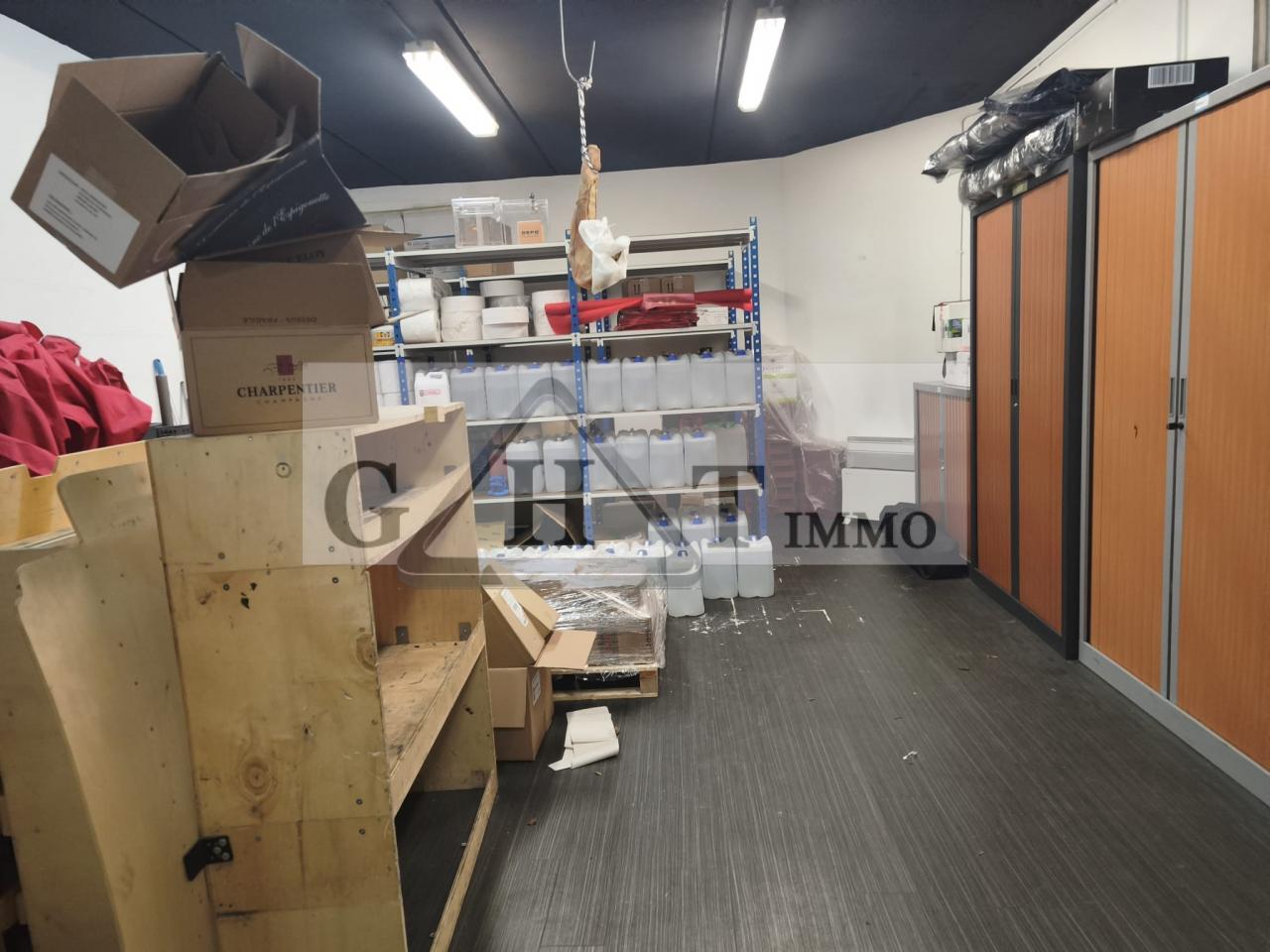 Entrepôt Bureaux