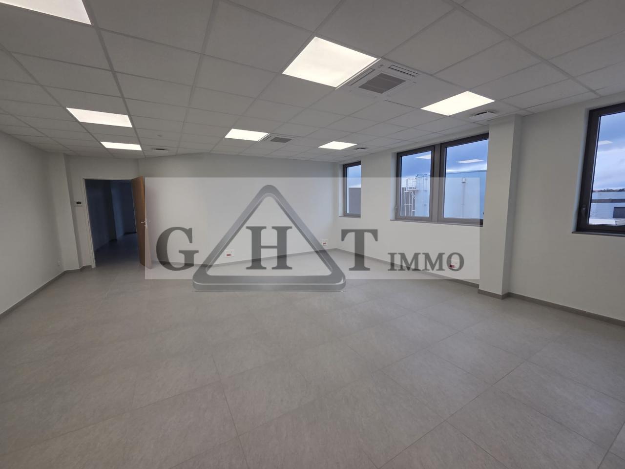 Entrepôt Bureaux