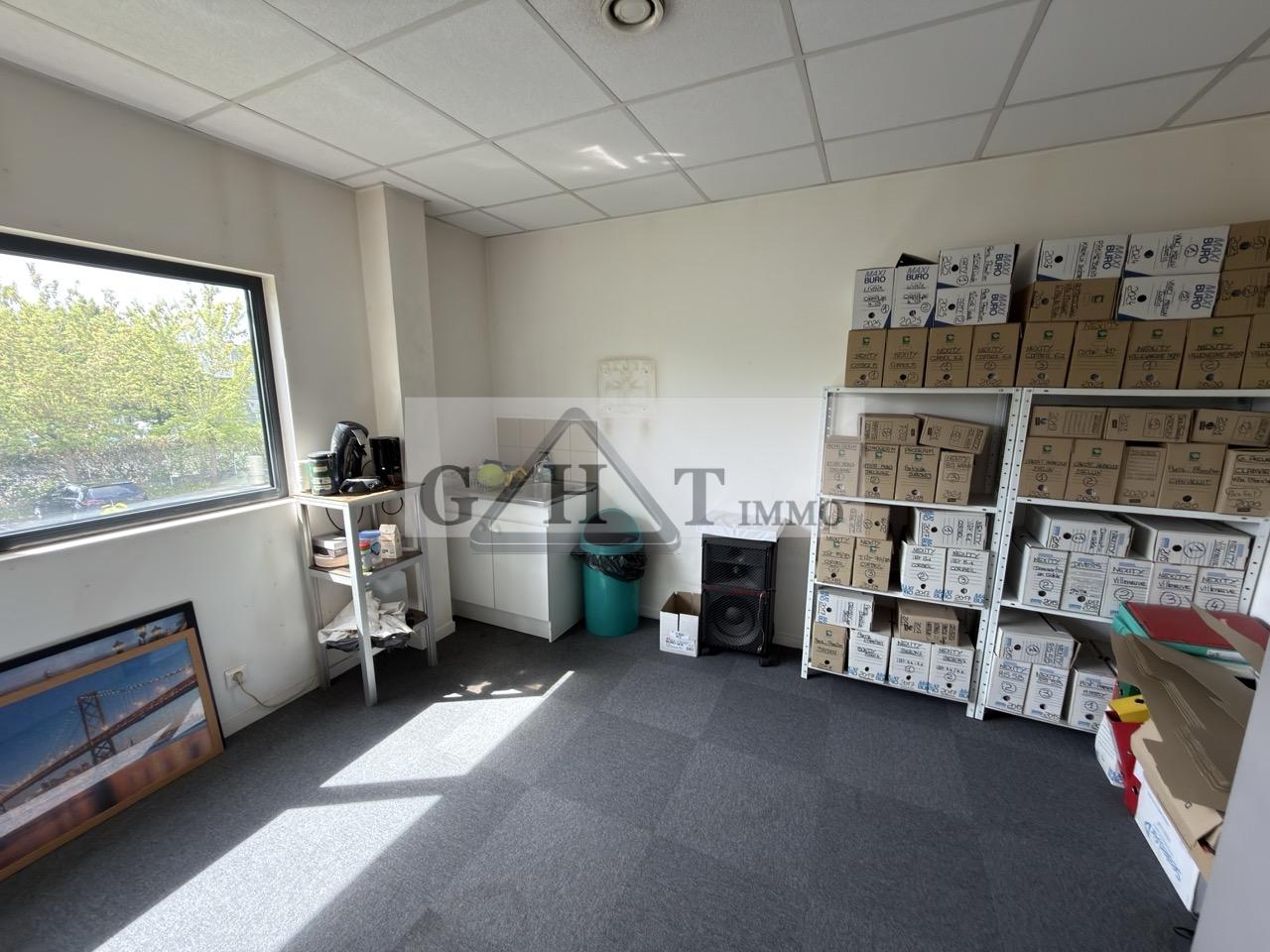 Entrepôt Bureaux