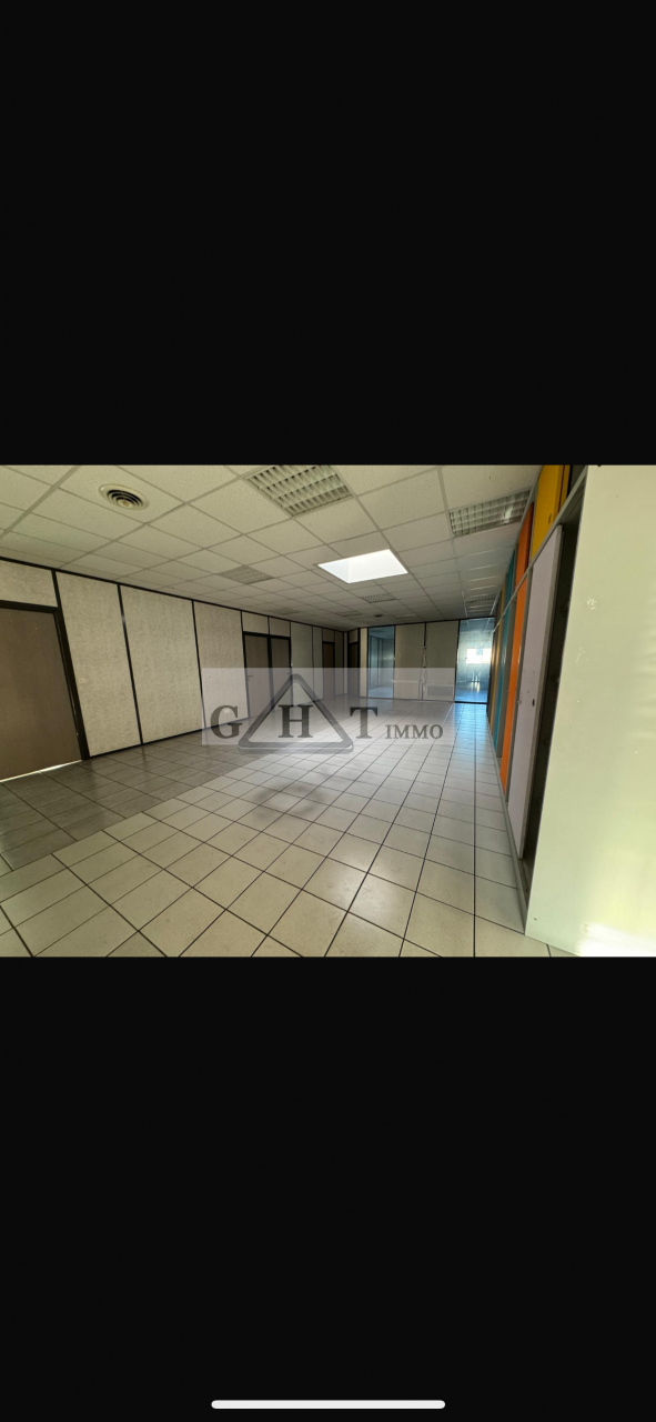 Entrepôt Bureaux