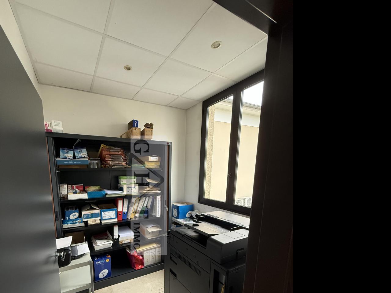 Entrepôt Bureaux