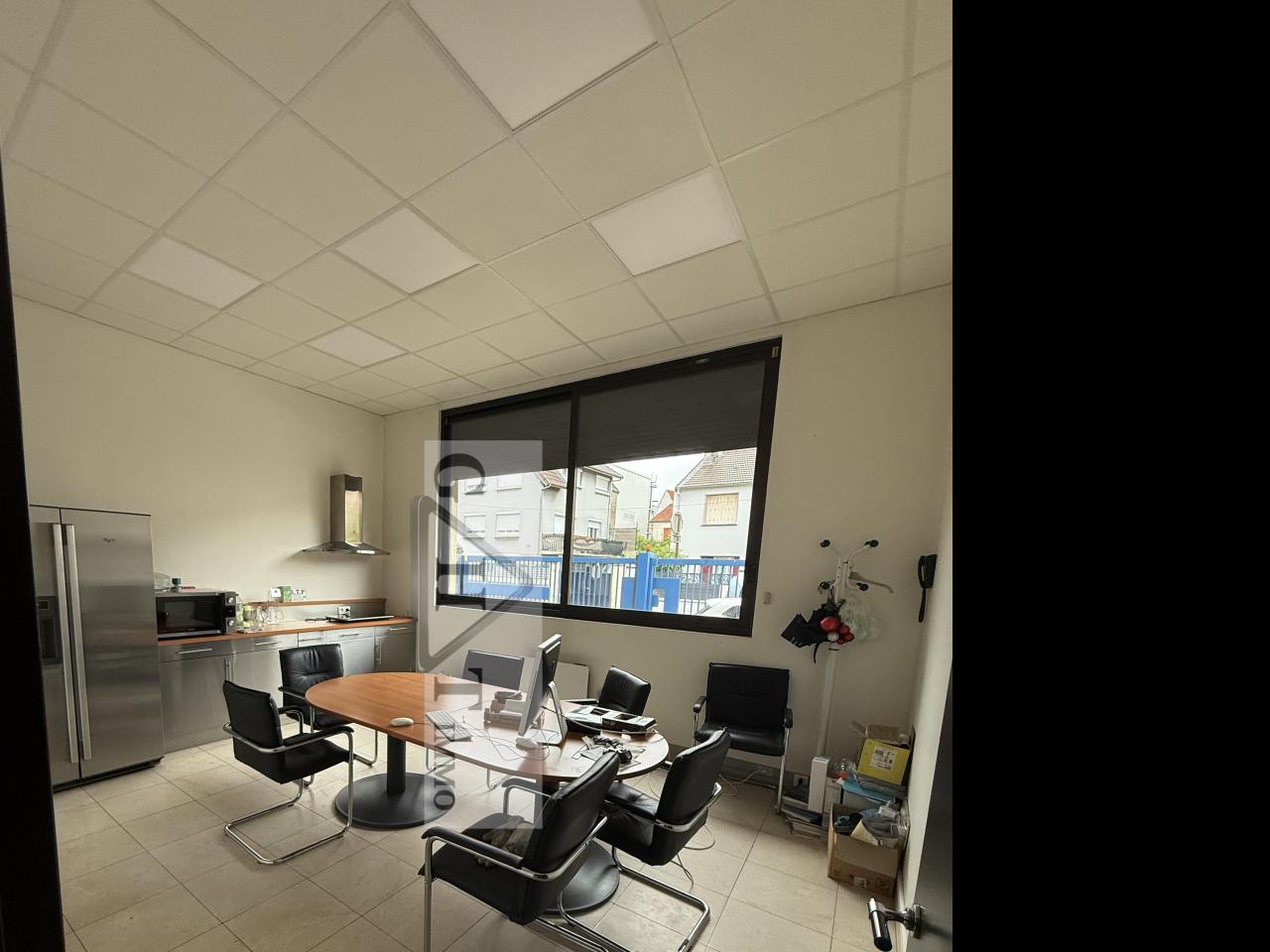 Entrepôt Bureaux