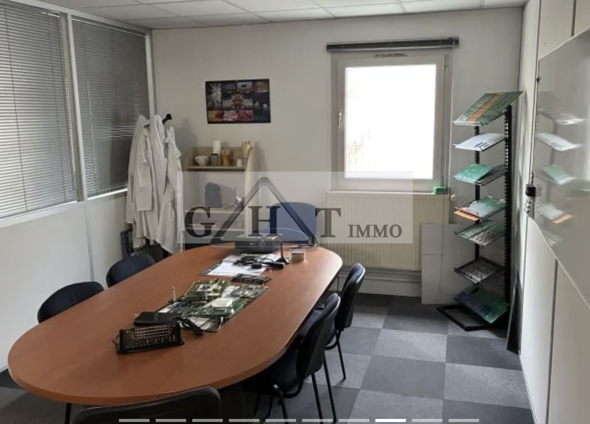 Entrepôt Bureaux