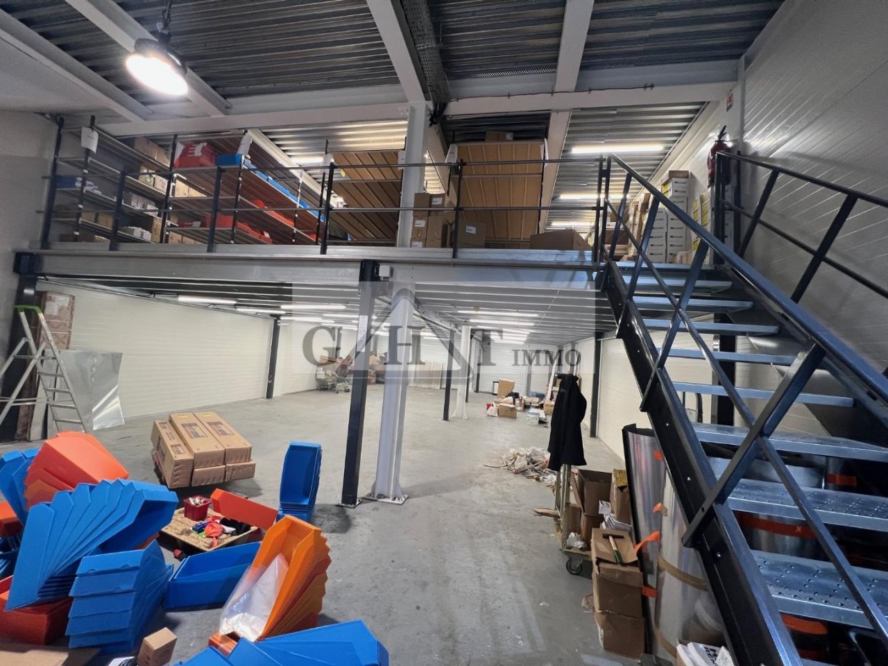 Entrepôt Bureaux
