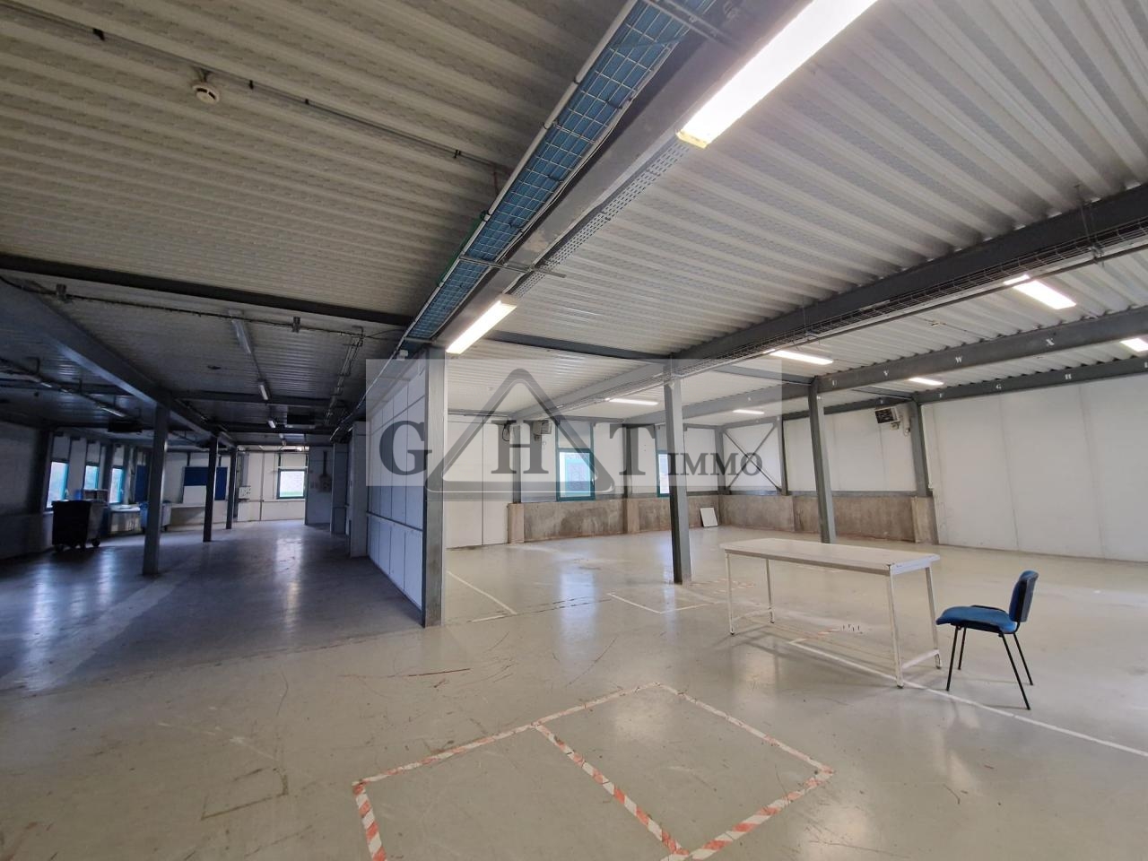 Entrepôt Bureaux