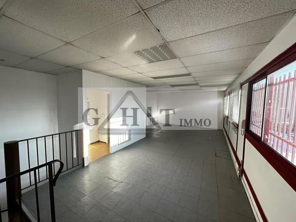 Entrepôt Bureaux
