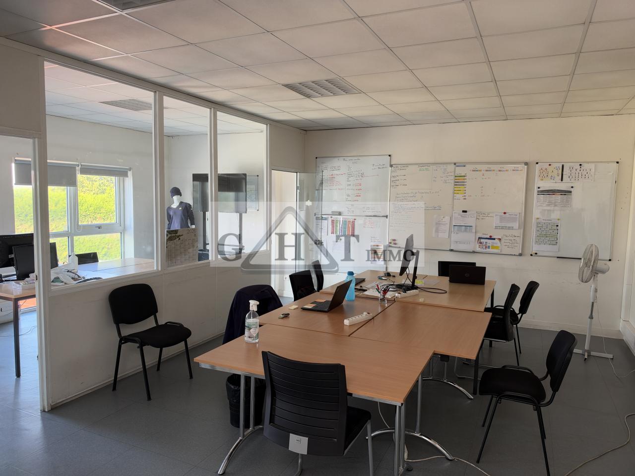 Entrepôt Bureaux
