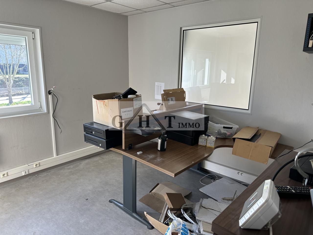 Entrepôt Bureaux