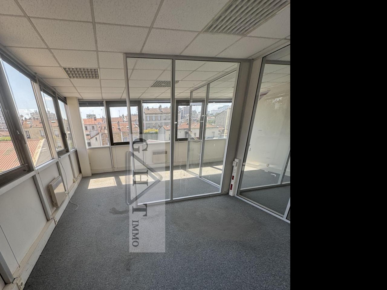 Entrepôt Bureaux