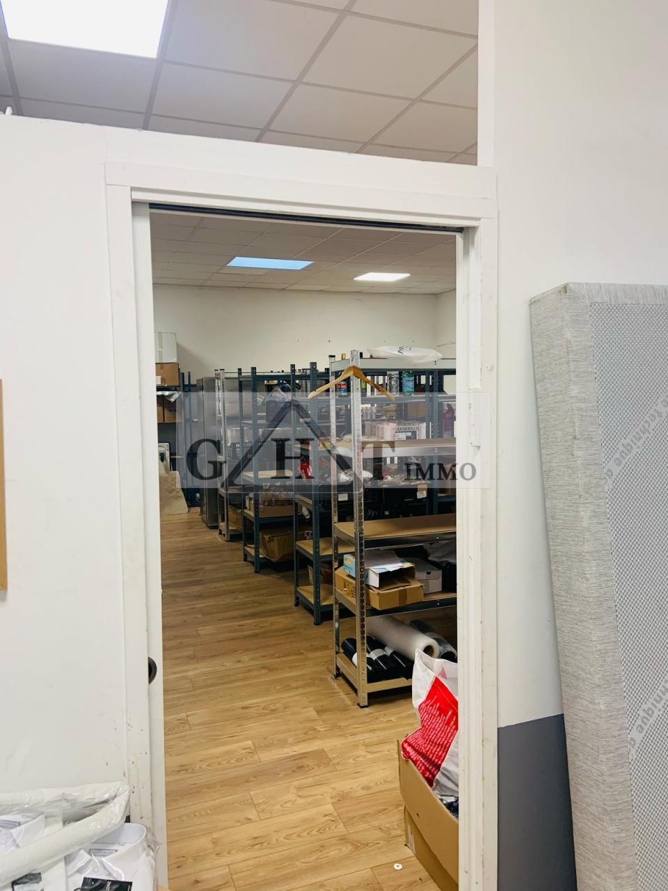 Entrepôt Bureaux