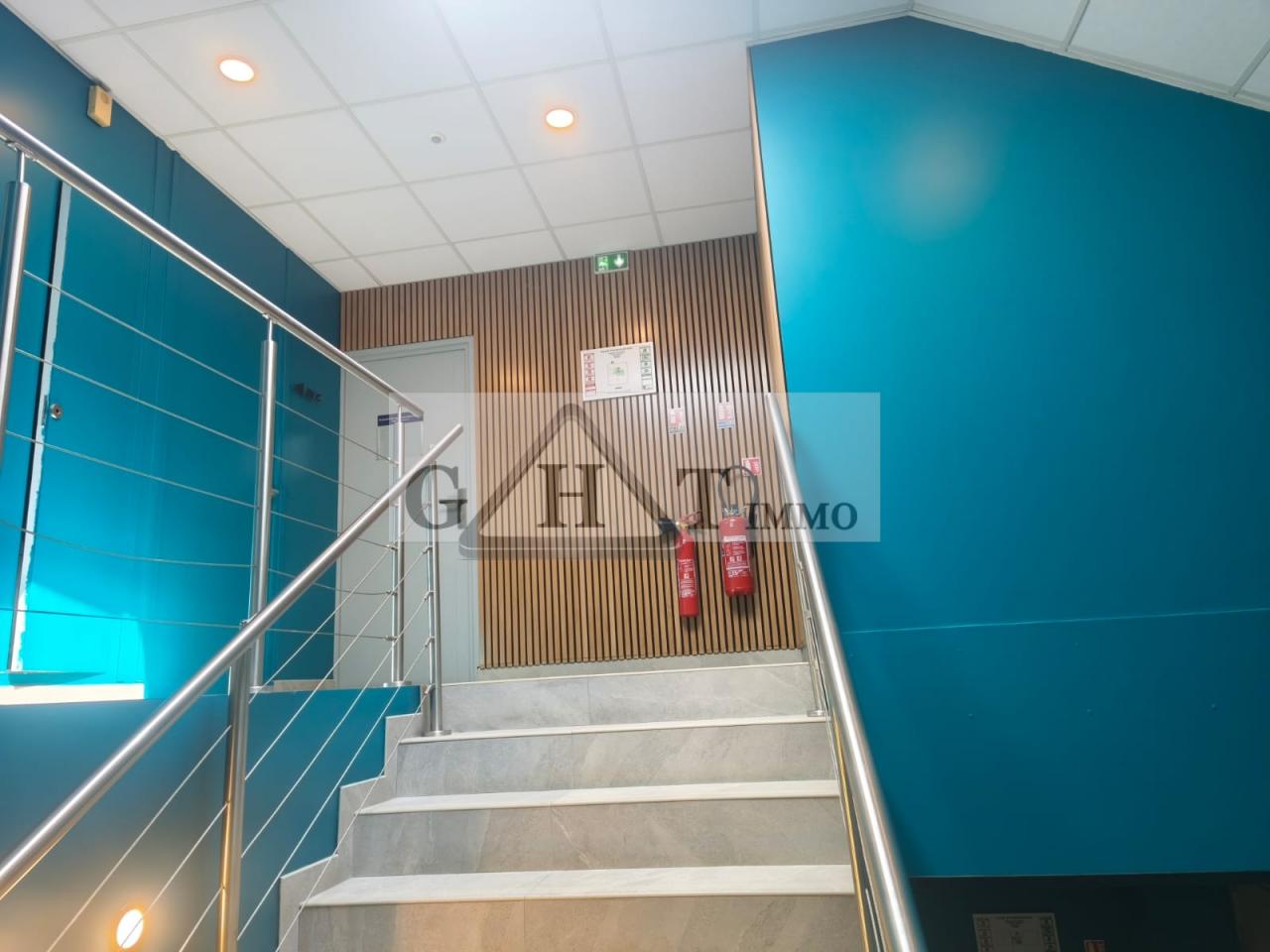 Entrepôt Bureaux