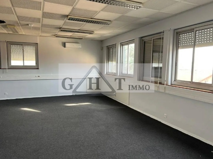 Entrepôt Bureaux