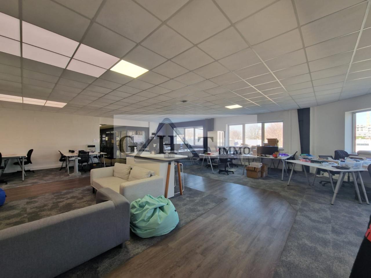 Entrepôt Bureaux