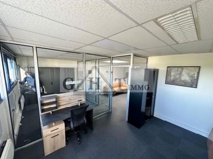 Entrepôt Bureaux