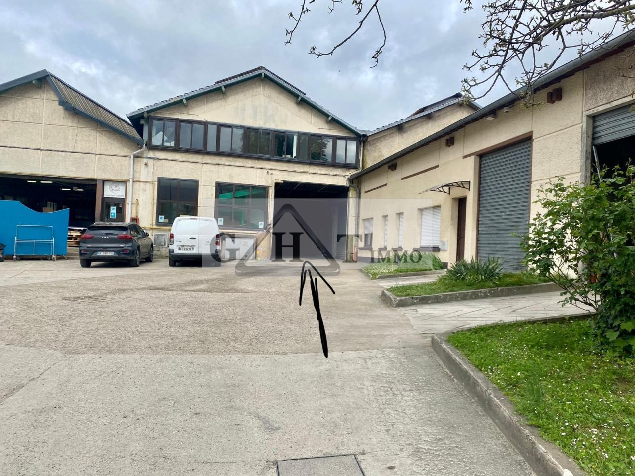 Entrepôt Bureaux