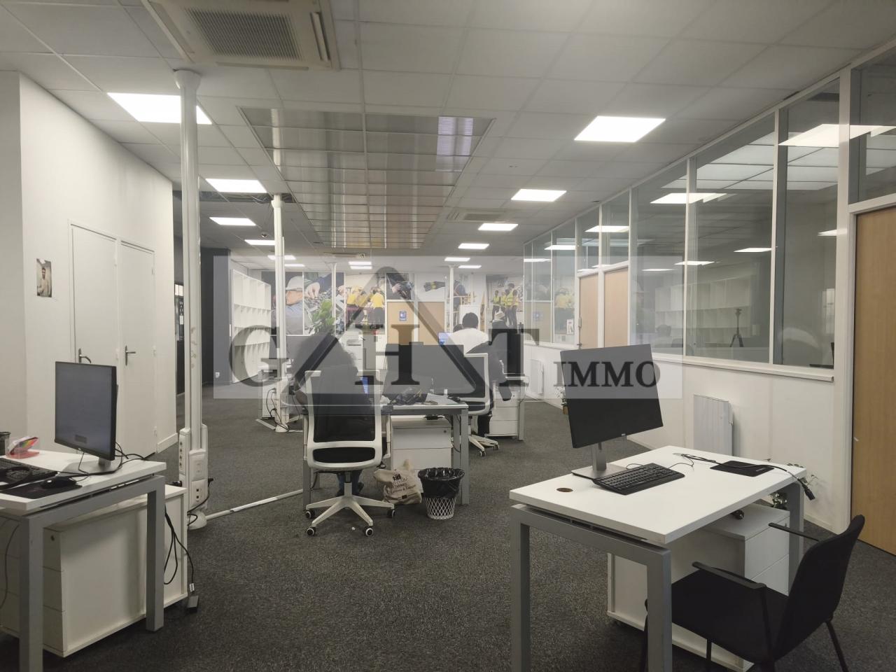 Entrepôt Bureaux