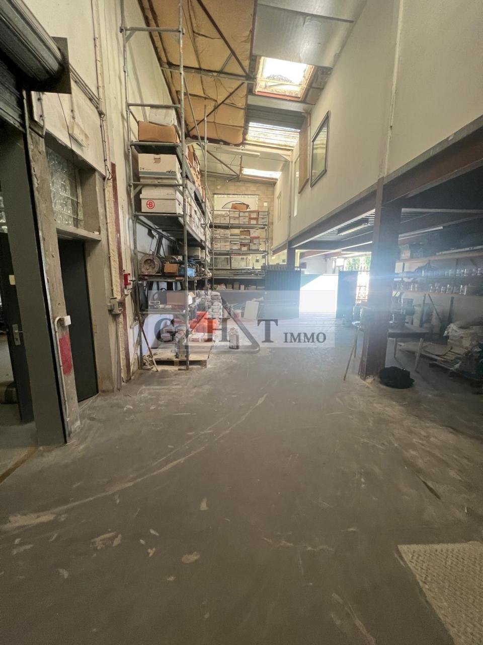 Entrepôt Bureaux