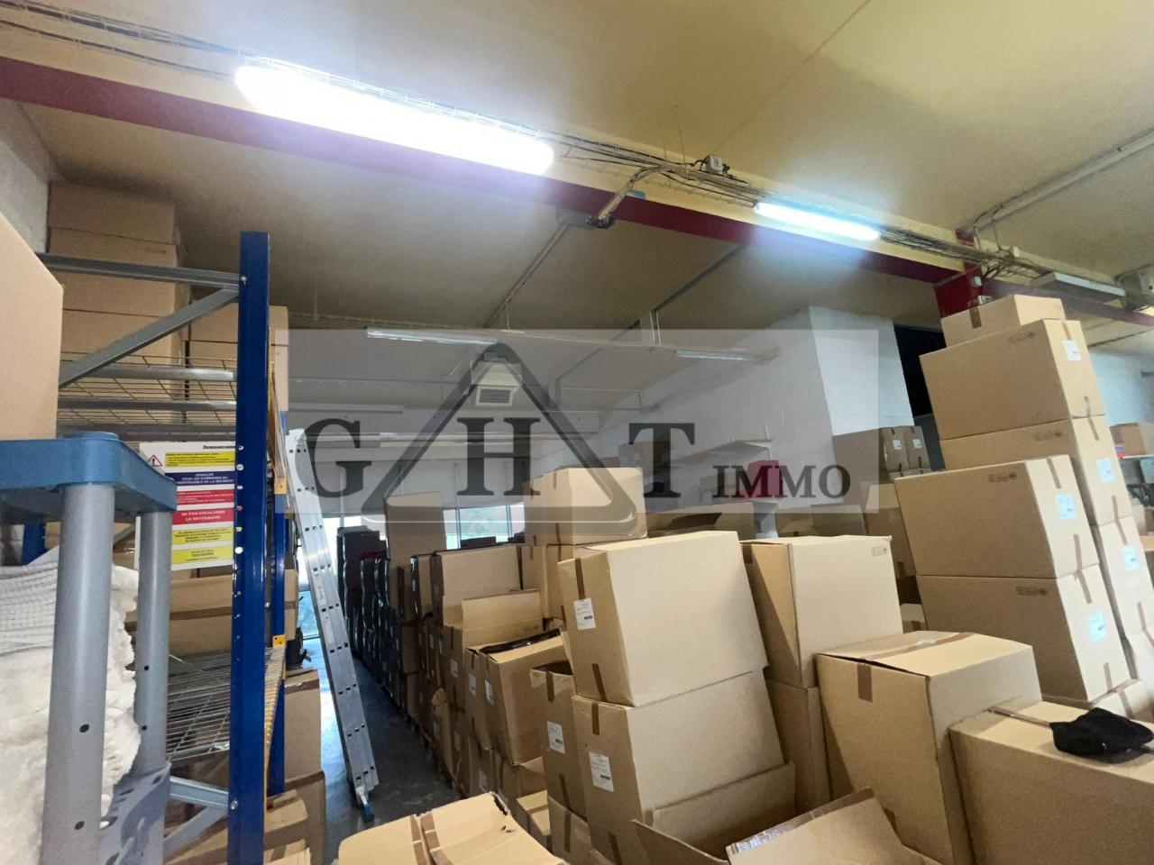 Entrepôt Bureaux