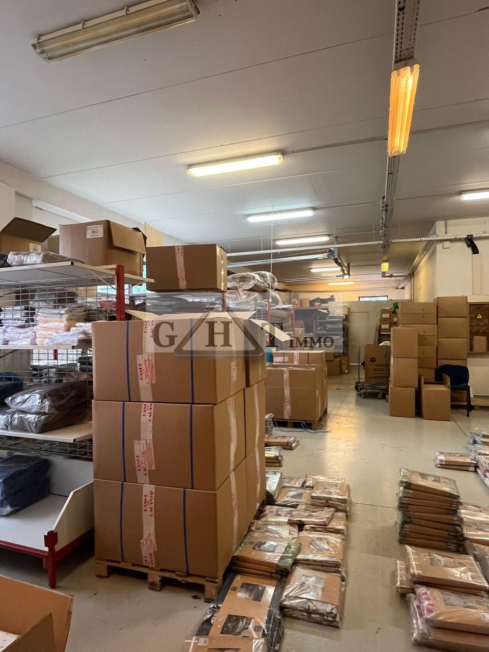 Entrepôt Bureaux
