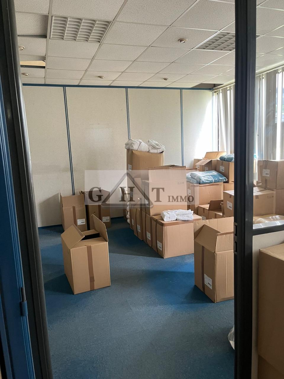 Entrepôt Bureaux