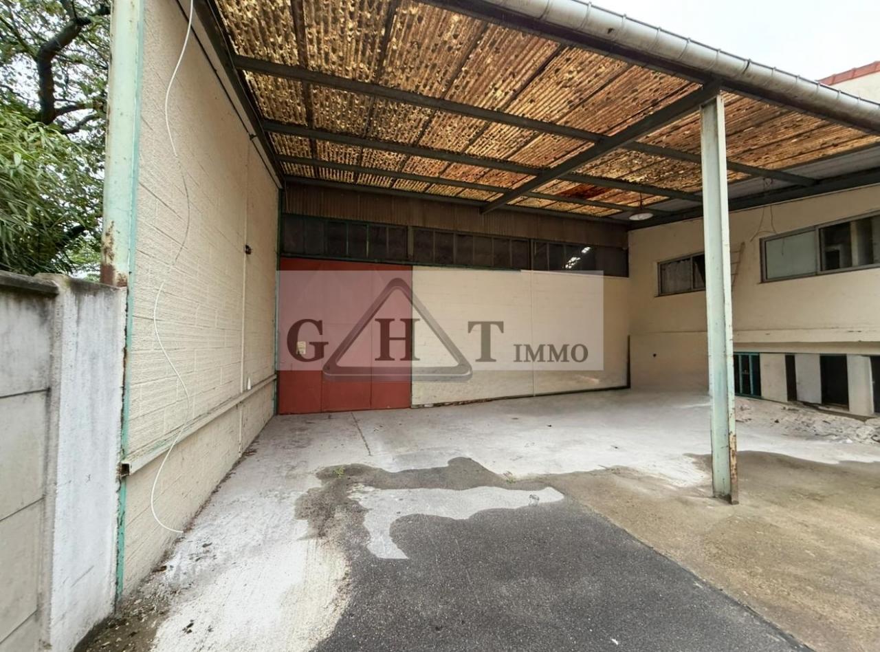 Entrepôt Bureaux