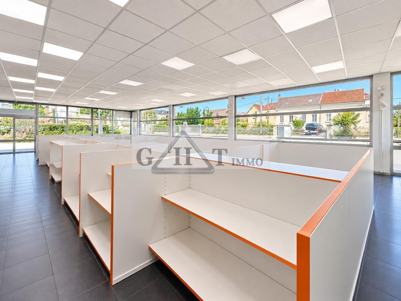 Entrepôt Bureaux