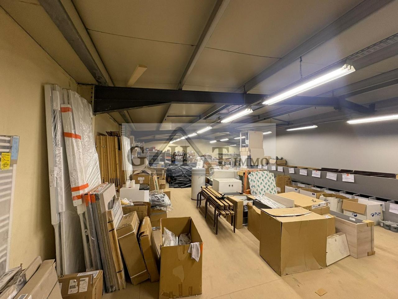 Entrepôt Bureaux